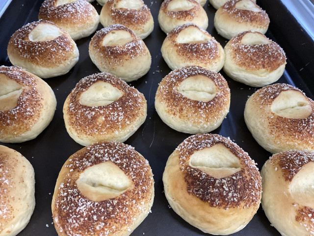 帕瑪森乳酪餐包